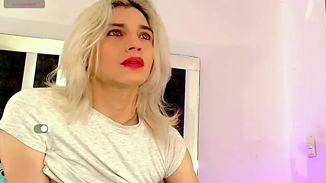 Snapshot of honey_skin chatting on 04/05/26, 06:49 honey skin online show from 04/05/26, 06:49