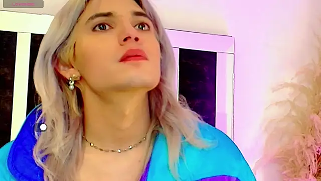 Snapshot of honey_skin chatting on 04/10/26, 10:47 honey skin online show from 04/10/26, 10:47