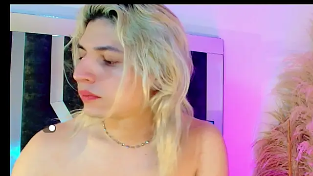 Snapshot of honey_skin chatting on 04/21/26, 03:17 honey skin online show from 04/21/26, 03:17