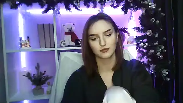 X Alisa online show from 12/18/24, 08:03