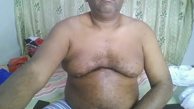 Snapshot of Beargryzzly chatting on 01/24/25, 04:06 Beargryzzly online show from 01/24/25, 04:06