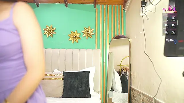 katlyn martins online show from 09/17/25, 07:04