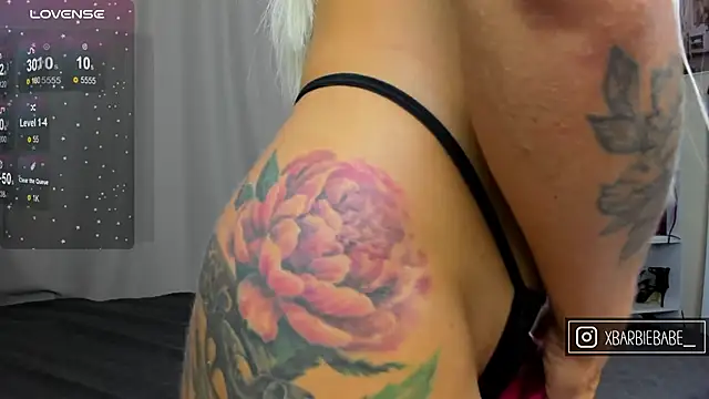 Snapshot of XBarbieBabeX chatting on 10/22/25, 06:35 XBarbieBabeX online show from 10/22/25, 06:35