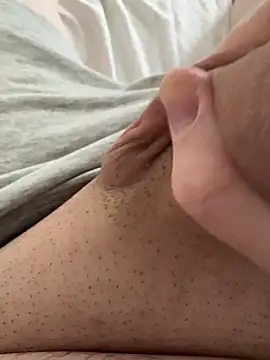 Snapshot of henes188 chatting on 03/16/25, 01:27 henes188 online show from 03/16/25, 01:27