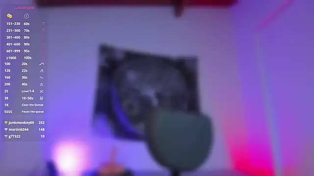 Snapshot of AramJoness chatting on 03/12/25, 10:26 AramJoness online show from 03/12/25, 10:26