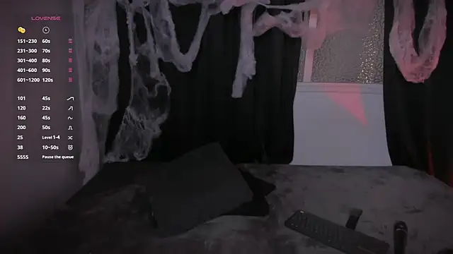 Snapshot of AramJoness chatting on 10/06/25, 08:50 AramJoness online show from 10/06/25, 08:50