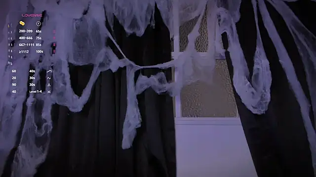 Snapshot of AramJoness chatting on 10/24/25, 06:26 AramJoness online show from 10/24/25, 06:26