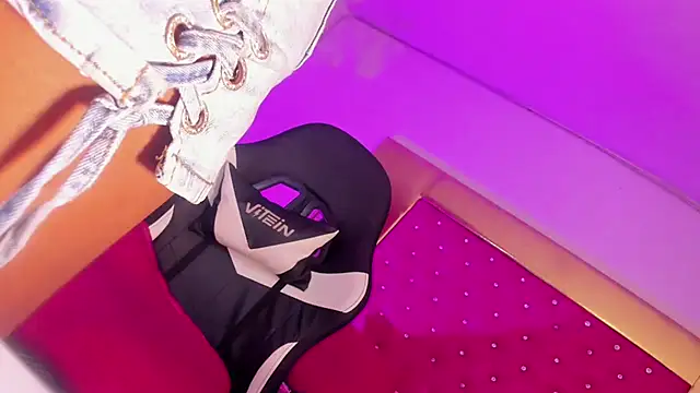 Snapshot of Orianadollx chatting on 03/09/25, 03:54 Orianadollx online show from 03/09/25, 03:54