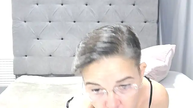 StaceyDarling online show from 10/23/25, 04:39