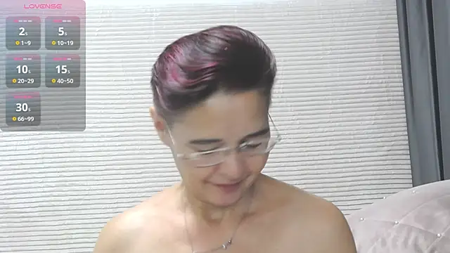 StaceyDarling online show from 11/29/25, 06:44