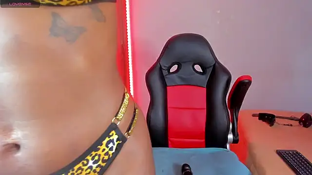 Snapshot of barbiee_ebony chatting on 04/28/26, 04:06 barbiee ebony online show from 04/28/26, 04:06