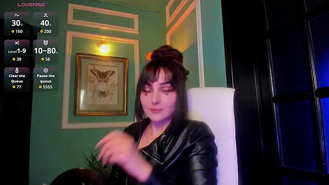 1Munique online show from 11/28/25, 02:31