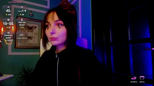 1Munique online show from 12/18/25, 04:24