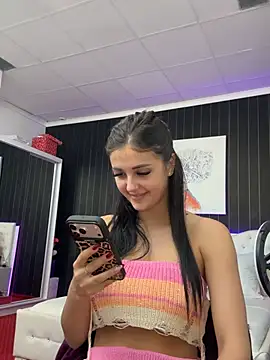 Snapshot of SophiaVilner chatting on 04/26/26, 05:43 SophiaVilner online show from 04/26/26, 05:43