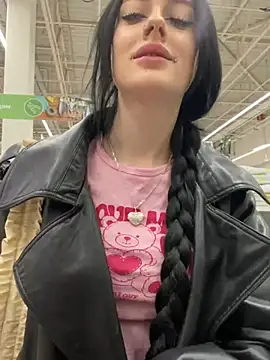 Snapshot of Melissa_crazy chatting on 12/19/24, 03:19 Melissa crazy online show from 12/19/24, 03:19