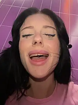 Melissa crazy online show from 12/26/24, 06:22