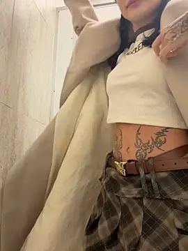 Snapshot of Melissa_crazy chatting on 03/11/26, 04:02 Melissa crazy online show from 03/11/26, 04:02