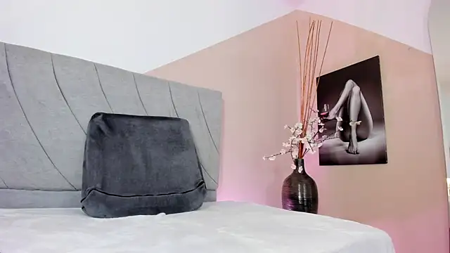 angieebaezz online show from 03/12/25, 12:36