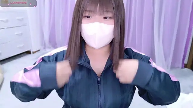 Snapshot of _mirai0917 chatting on 12/17/24, 11:05  mirai0917 online show from 12/17/24, 11:05