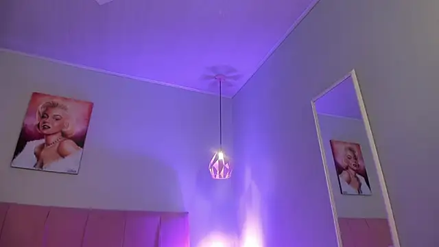 ScarletGV online show from 12/02/25, 04:40