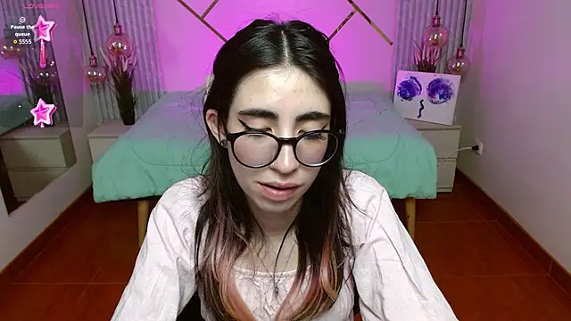 Snapshot of LenaRoses chatting on 01/17/26, 09:51 LenaRoses online show from 01/17/26, 09:51