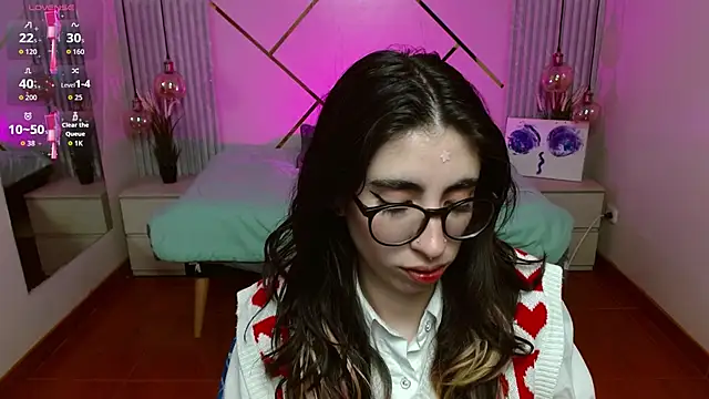 Snapshot of LenaRoses chatting on 02/06/26, 09:29 LenaRoses online show from 02/06/26, 09:29