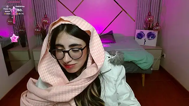 Snapshot of LenaRoses chatting on 02/07/26, 09:29 LenaRoses online show from 02/07/26, 09:29