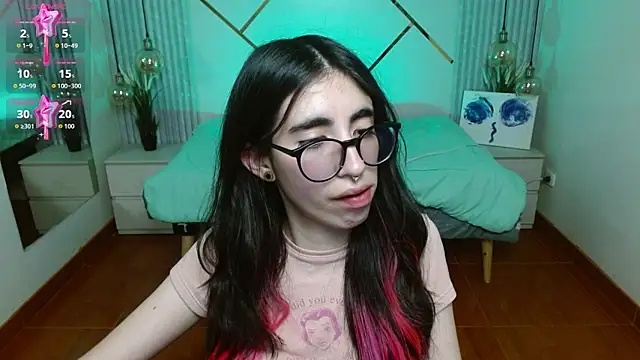 Snapshot of LenaRoses chatting on 02/18/26, 08:27 LenaRoses online show from 02/18/26, 08:27