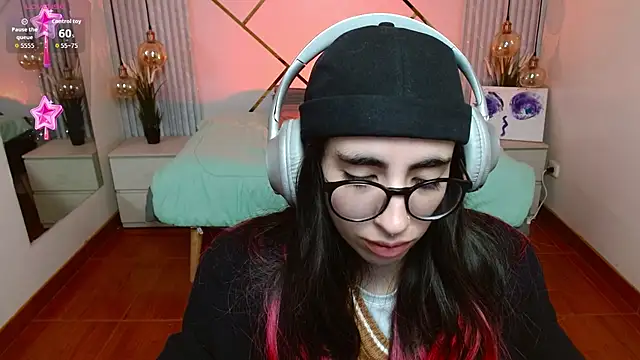 Snapshot of LenaRoses chatting on 02/19/26, 09:22 LenaRoses online show from 02/19/26, 09:22