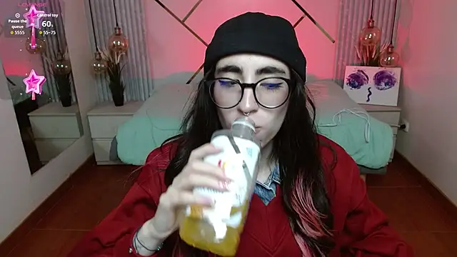 Snapshot of LenaRoses chatting on 02/21/26, 10:33 LenaRoses online show from 02/21/26, 10:33