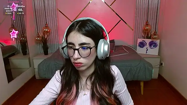 Snapshot of LenaRoses chatting on 02/26/26, 08:52 LenaRoses online show from 02/26/26, 08:52