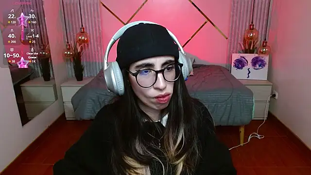 Snapshot of LenaRoses chatting on 03/19/26, 09:08 LenaRoses online show from 03/19/26, 09:08