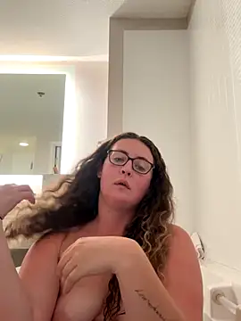 MaxxxyGirl online show from 10/23/25, 05:51