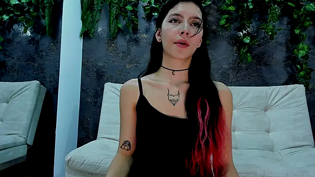 Snapshot of alice_greco chatting on 12/19/25, 06:26 alice greco online show from 12/19/25, 06:26