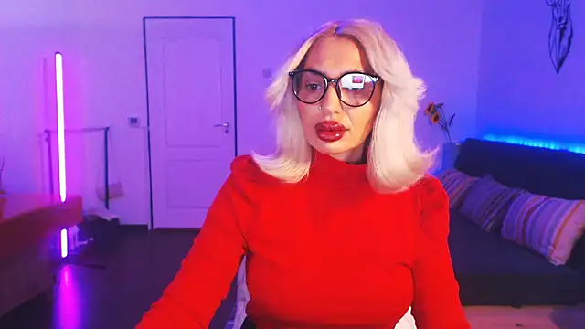 Snapshot of beauty_chl0e chatting on 12/19/24, 08:13 beauty chl0e online show from 12/19/24, 08:13