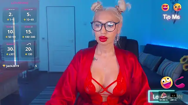 Snapshot of beauty_chl0e chatting on 09/14/25, 06:51 beauty chl0e online show from 09/14/25, 06:51