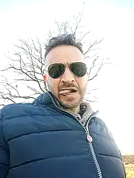 Snapshot of gilera250s chatting on 12/15/24, 01:00 gilera250s online show from 12/15/24, 01:00