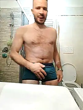 Snapshot of gilera250s chatting on 02/16/25, 12:30 gilera250s online show from 02/16/25, 12:30