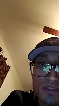 Snapshot of lRainbowBoy chatting on 02/06/26, 10:35 lRainbowBoy online show from 02/06/26, 10:35