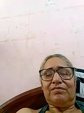  candi online show from 10/25/25, 03:07