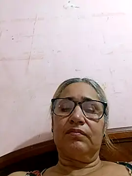  candi online show from 11/21/25, 02:54