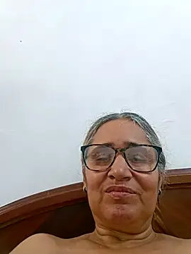  candi online show from 01/18/26, 02:54