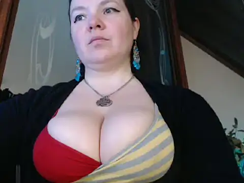 Snapshot of amorelara chatting on 03/01/25, 08:45 amorelara online show from 03/01/25, 08:45