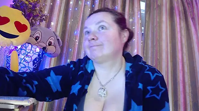 amorelara online show from 04/15/26, 07:37