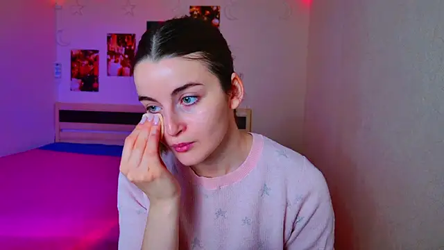 Miss Arwen online show from 12/13/24, 02:10