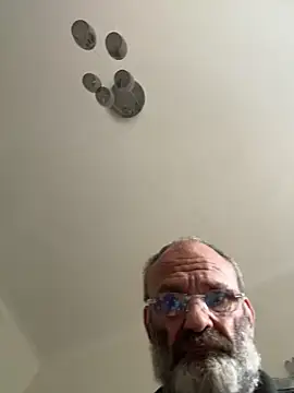 Snapshot of Shyboy817 chatting on 11/04/25, 02:16 Shyboy817 online show from 11/04/25, 02:16