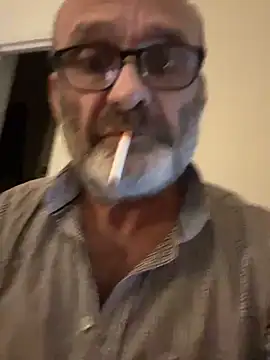 Snapshot of Shyboy817 chatting on 12/05/25, 02:31 Shyboy817 online show from 12/05/25, 02:31