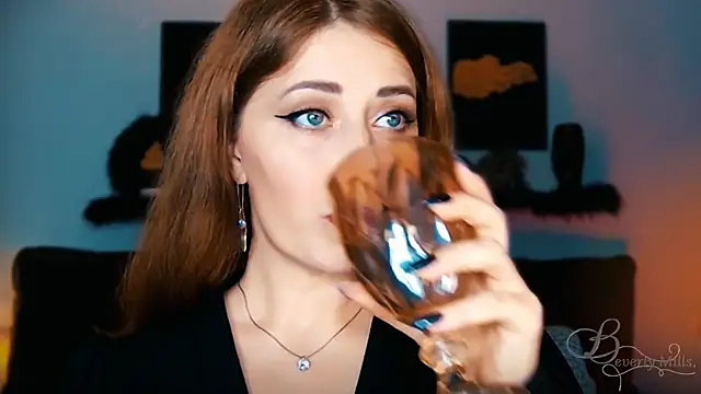 MissBeverlyMills online show from 09/10/25, 07:14