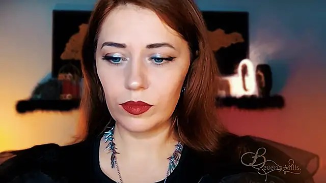 MissBeverlyMills online show from 11/17/25, 03:12
