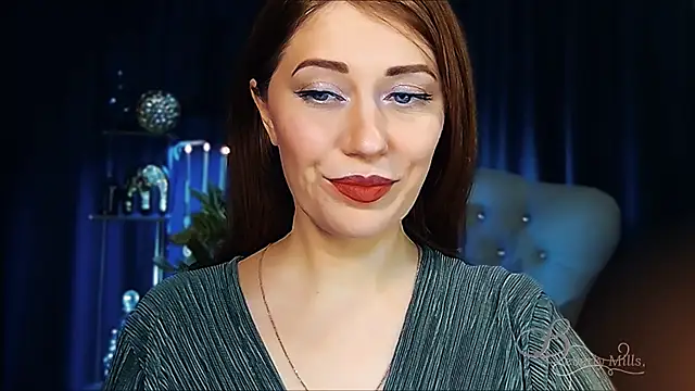 Snapshot of MissBeverlyMills chatting on 04/18/26, 02:32 MissBeverlyMills online show from 04/18/26, 02:32